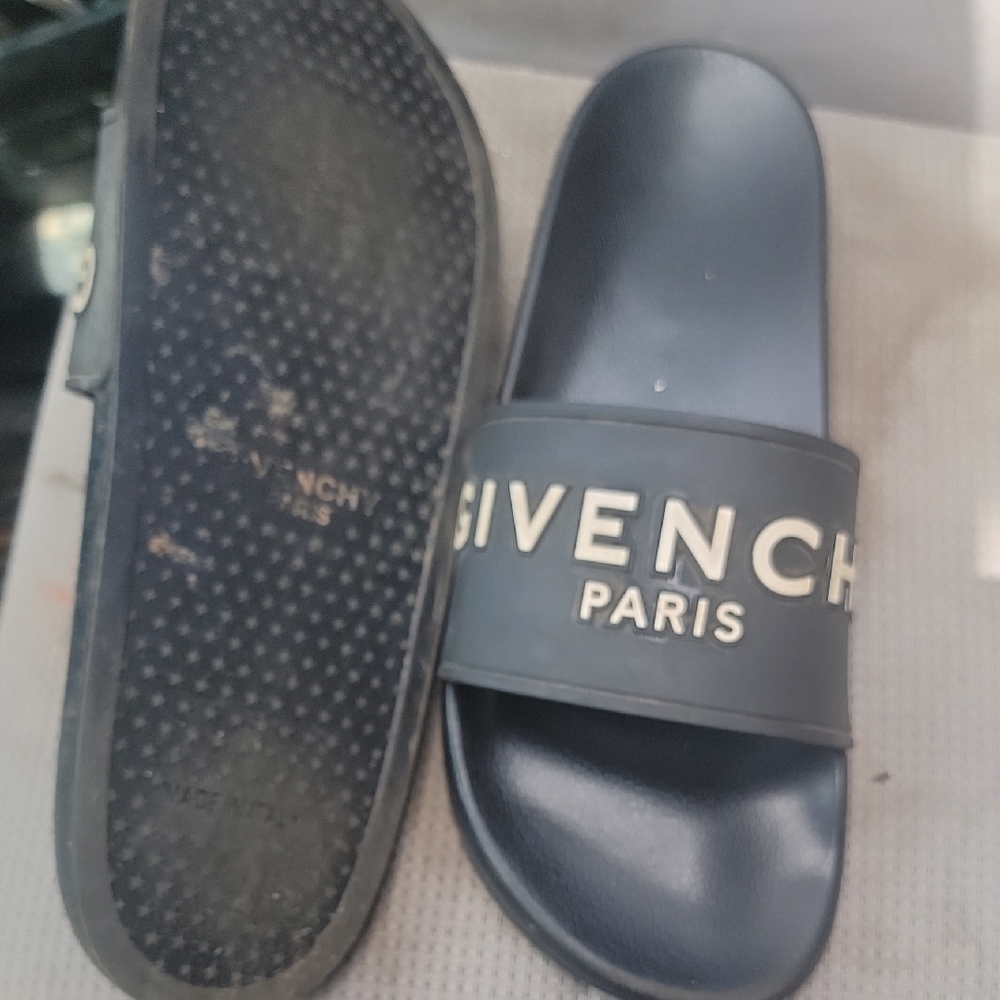 Givenchy Men's Black Slides